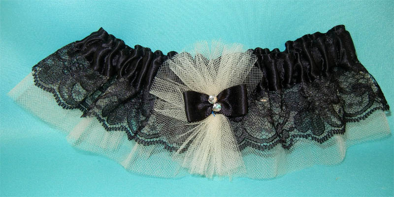 Black Lace Garter w/Tulle